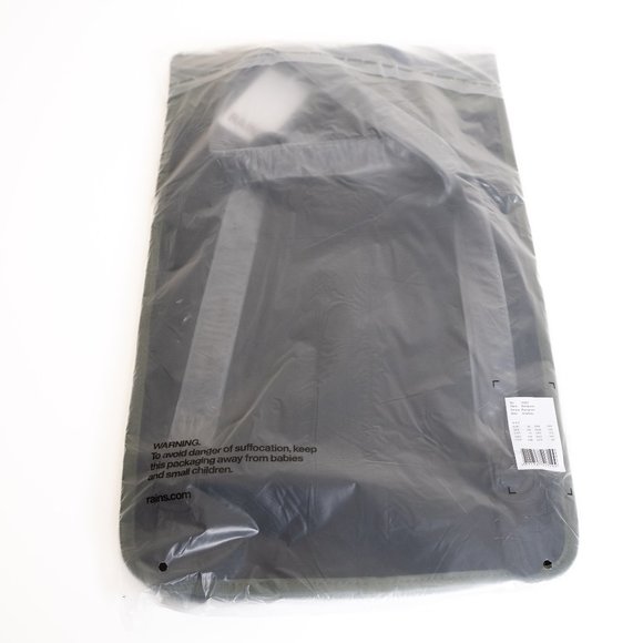 NWT RAINS Waterproof Backpack 13l in Evergreen - Picture 6 of 6